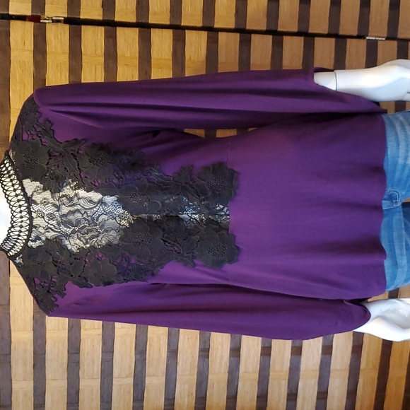 VENUS Tops - Venus Purple lace top
